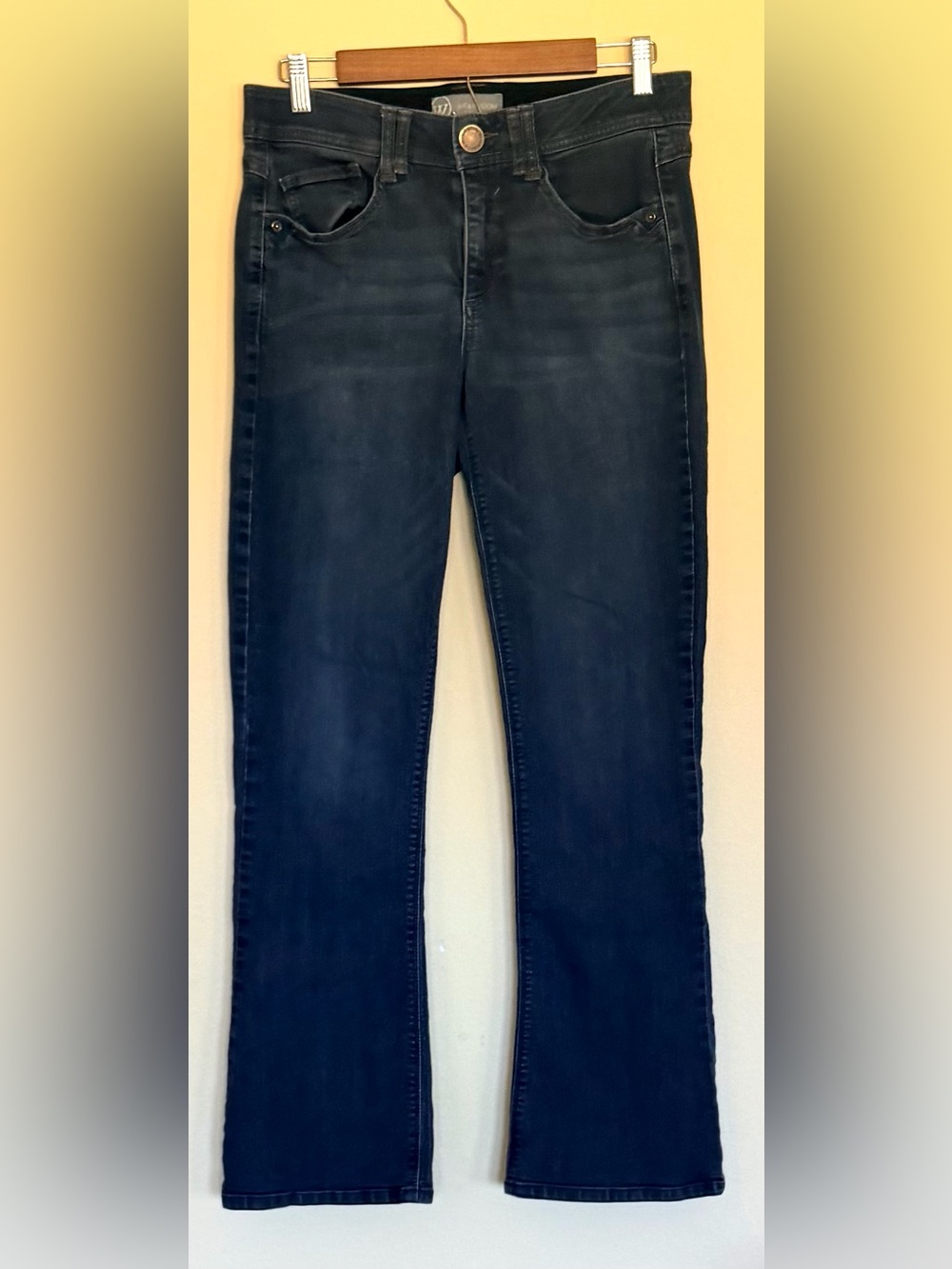 Wit & Wisdom Women's Brittany Mid-Rise Baby Bootcut Jeans size 8 - Picture 2 of 4